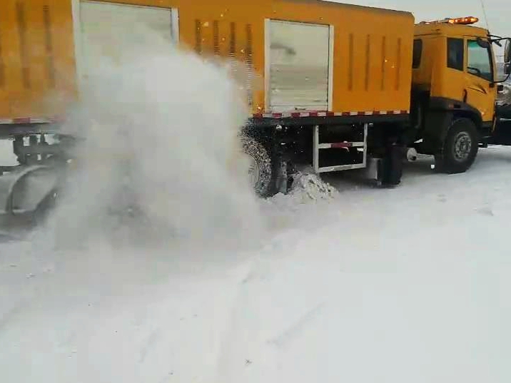 多功能破冰除雪车视频演示